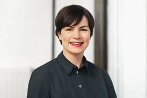 Cornelia Pieper (Human Ressources) im Büro von Second Elements